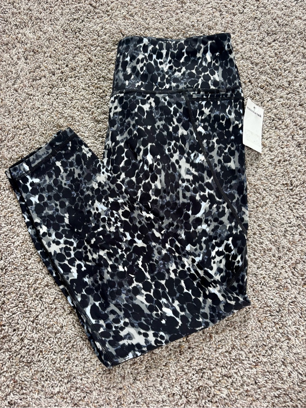 NWT Sweaty Betty Power 7/8 length Black & White Leopard Print Leggings